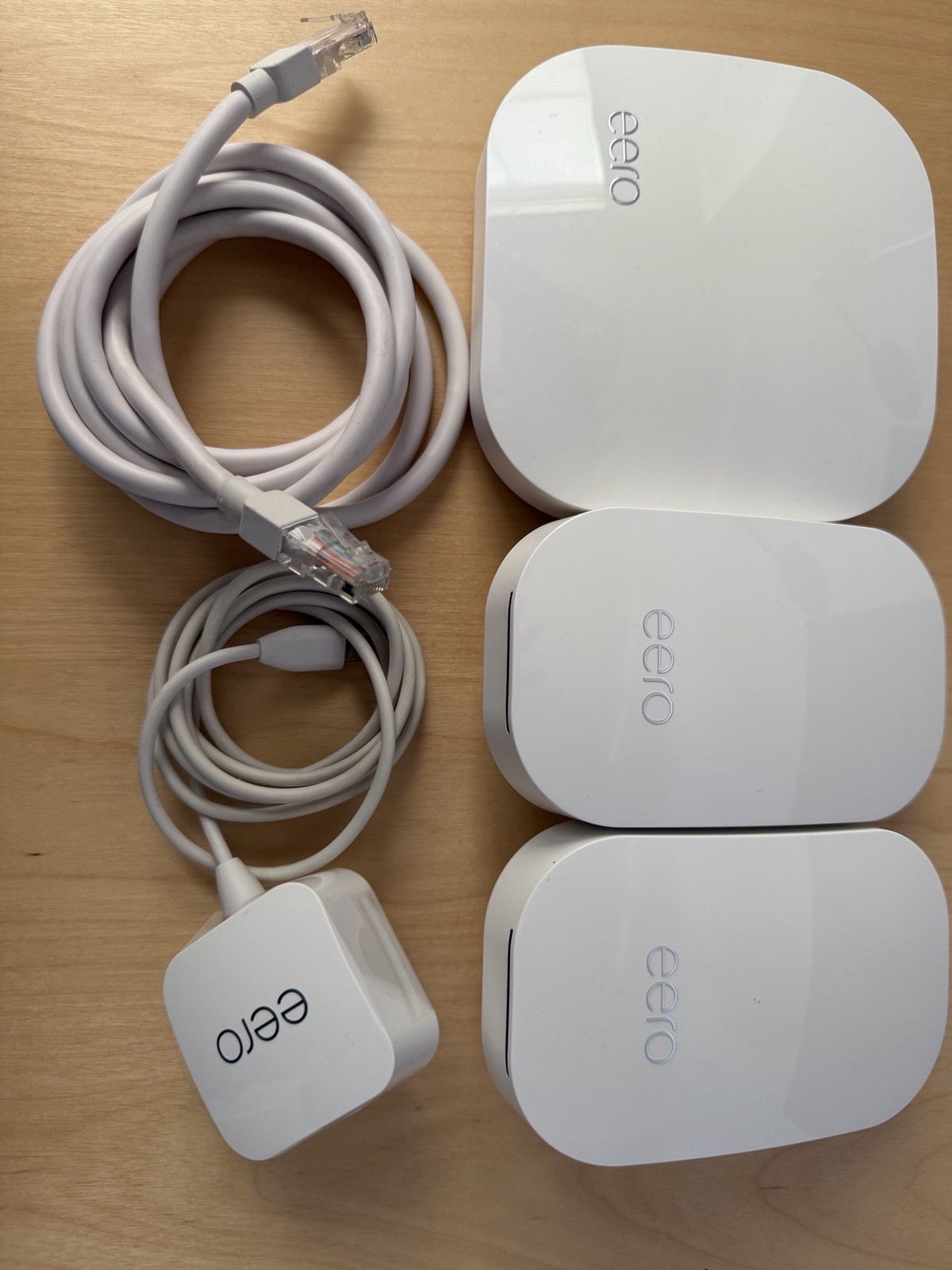 eero B010001 with D010001 Triband Mesh Wi-Fi Router w/ Adapter Ethernet Cable
