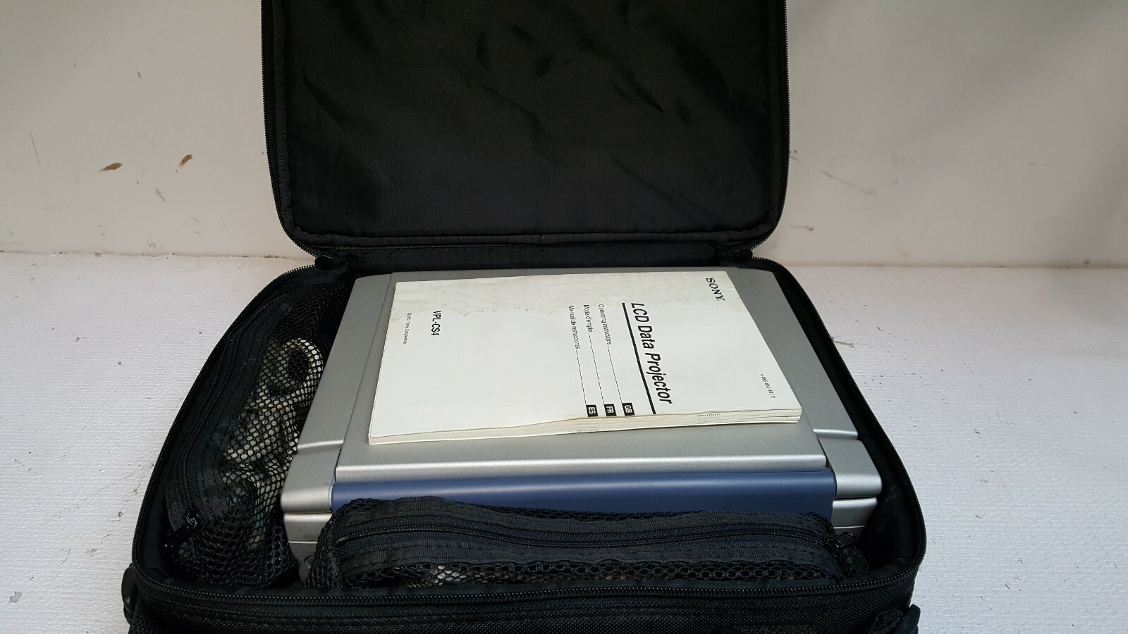 Sony VPL-CS4 LCD Data Projector 