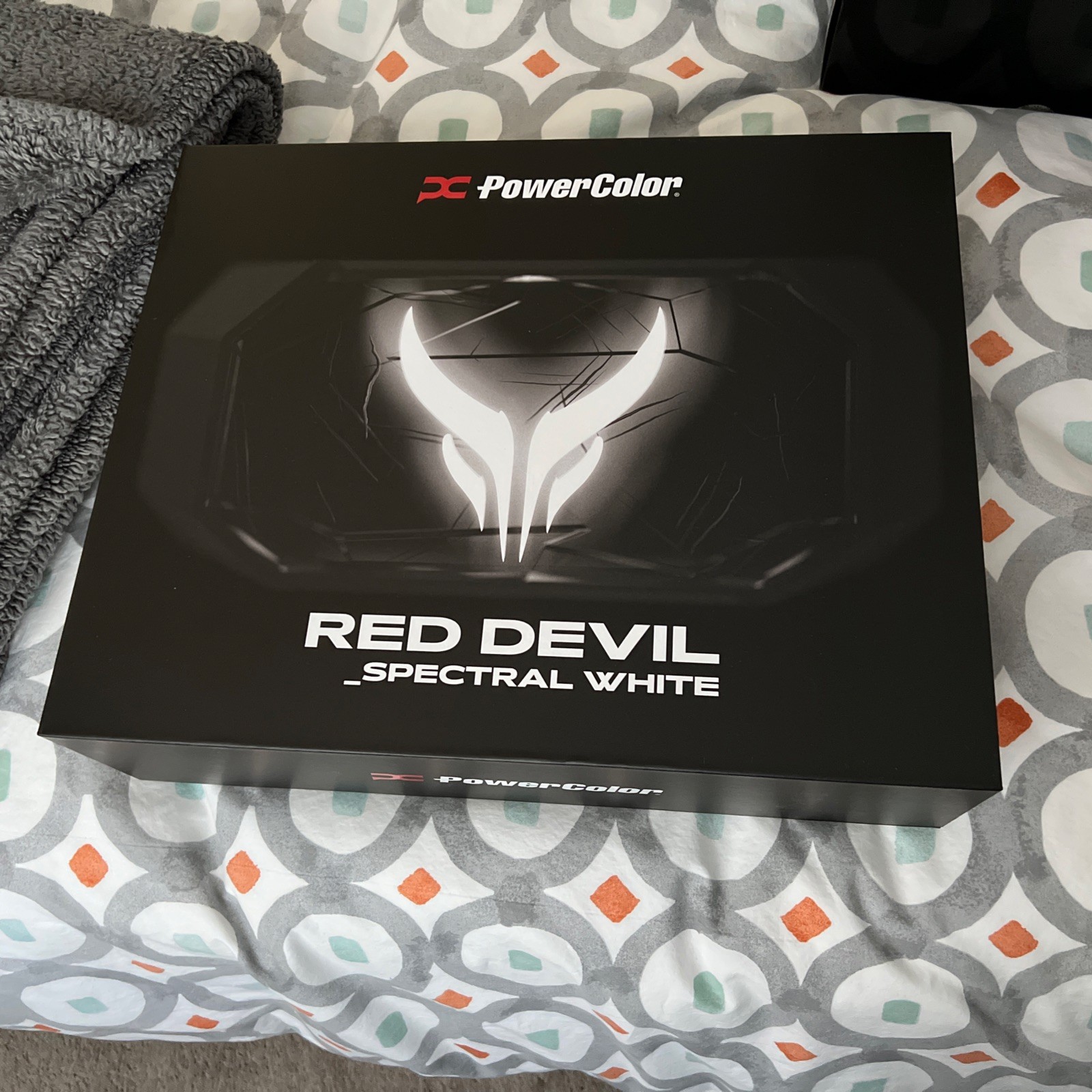 PowerColor Red Devil Spectral White AMD Radeon RX 9070 XT 16GB GDDR6