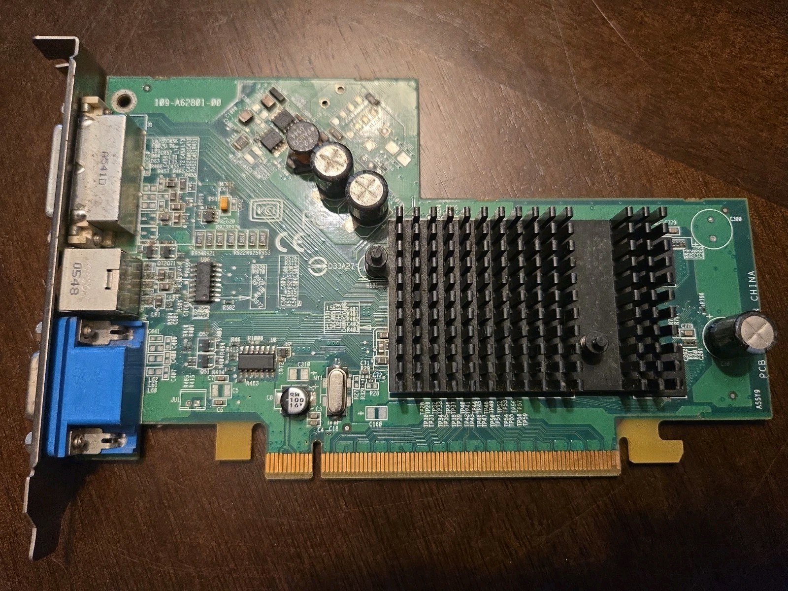 Dell ATI Radeon X300 SE 128MB PCI-E Video Graphics Card VGA, DVI and S-Video
