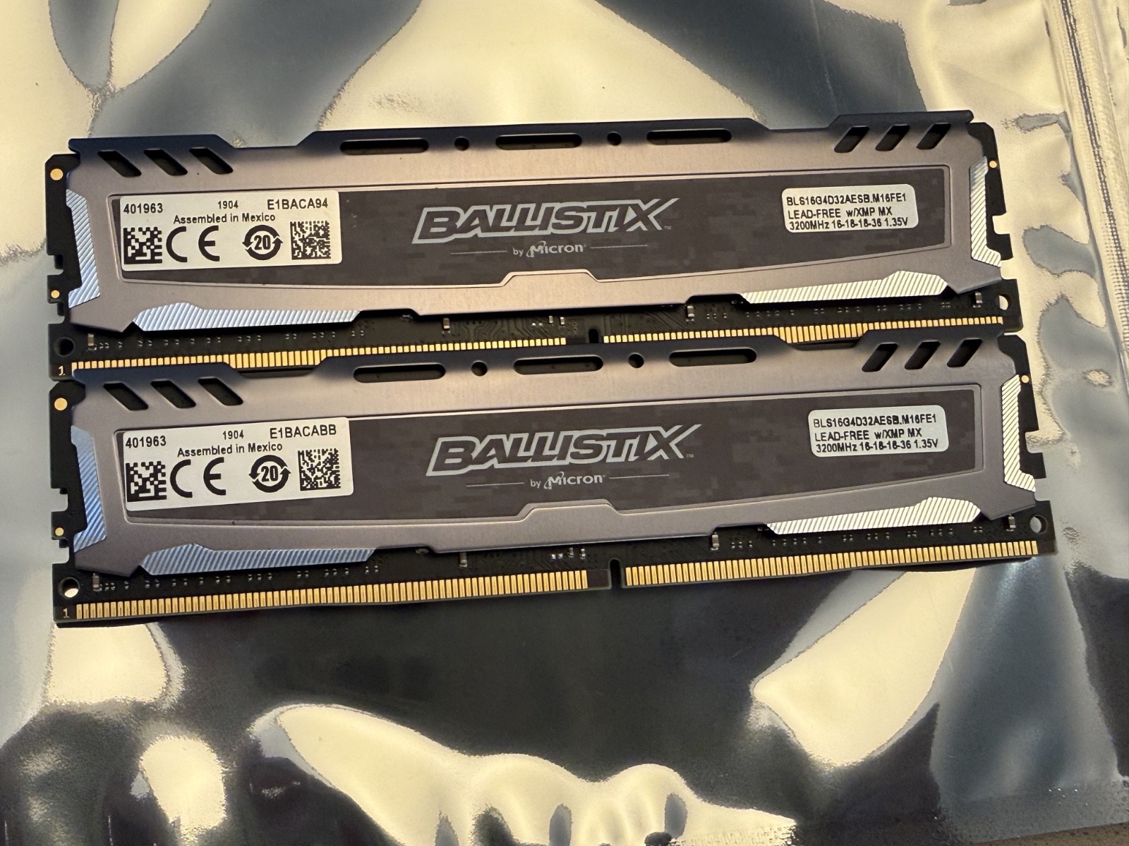 Crucial Ballistix DDR4-3200 32GB 2x16GB DDR4 CL16 BLS16G4D32AESB