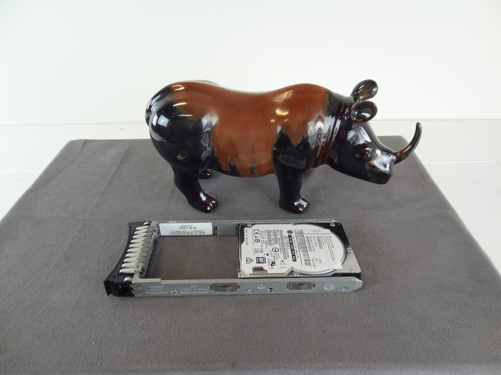00RX908 IBM 1.8TB 10K 12GB SAS Hard Drive AHF4 00RY111 00WY600