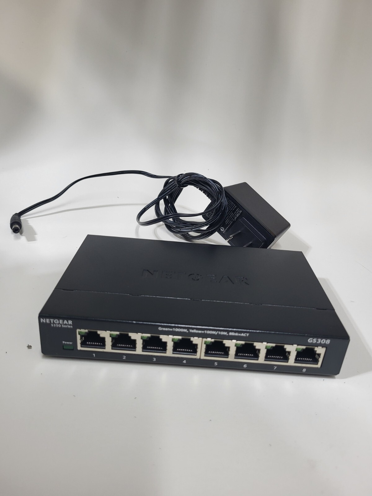 NETGEAR S350 Series GS308v3 8-Port Gigabit Ethernet Unmanaged Switch GS308