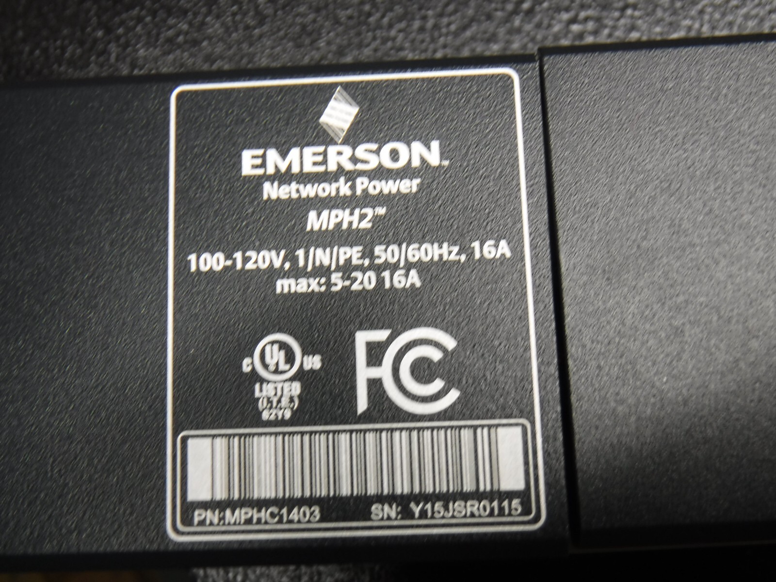 Emerson MPH2 P/N: MPHC1403 100-120V 1/N/PE 50/60Hz 16A Network Power Strip