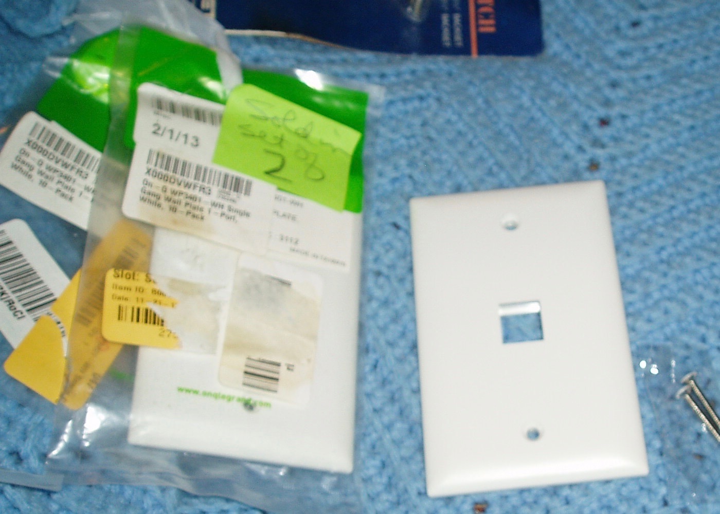 2 LEGRAND ON-Q WP3401-WH MODULAR WALL PLATES, 1 GANG, 1 PORT, two