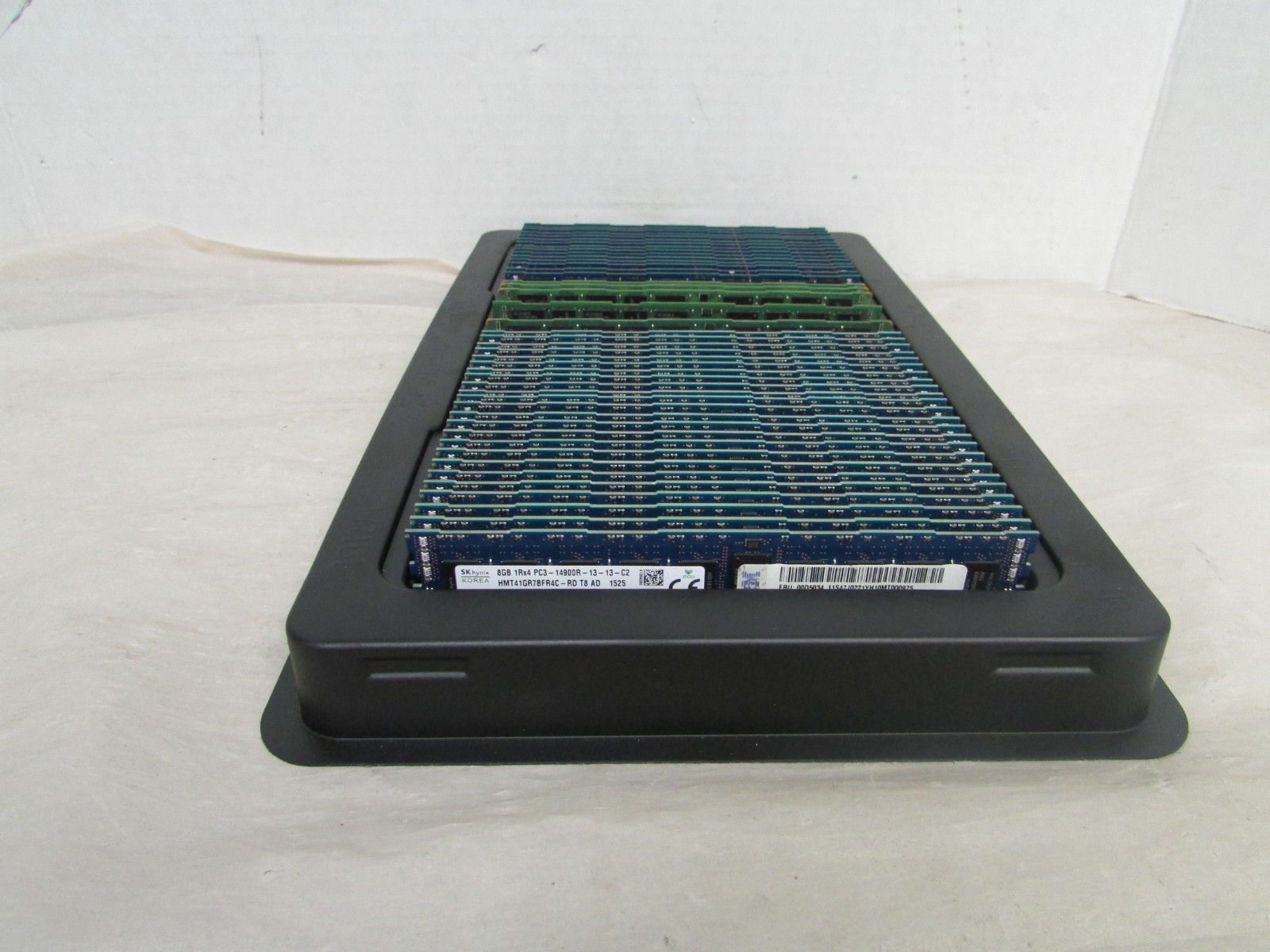 SK Hynix/MICRON/ELPIDA 352GB (44x8GB) DDR3 MIXED SPEEDS 14900R/10600R READ DISC.