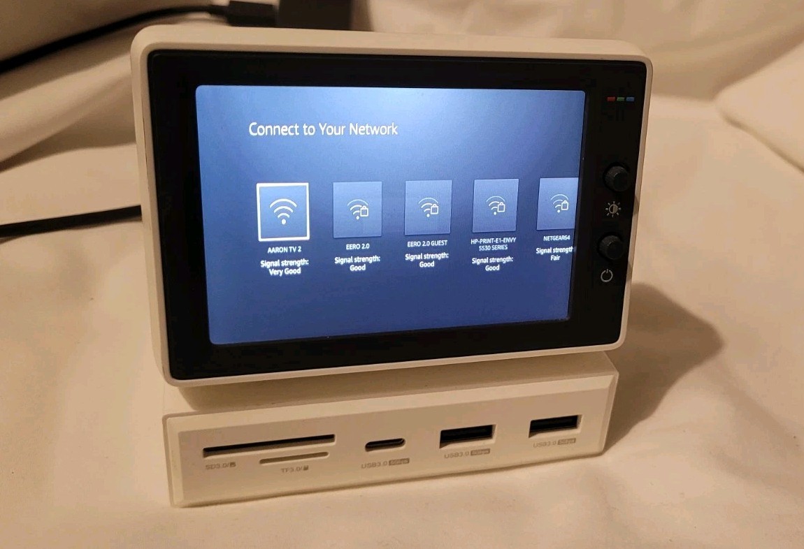 Hagibis 3.5Inch IPS Mini Screen Display Retro Monitor Display Docking Station