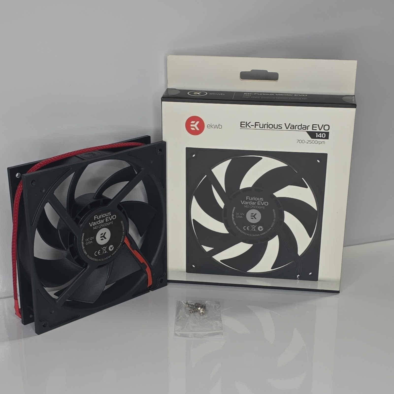 EKWB EK-Furious Vardar EVO 140mm 144CFM 2500RPM Double-Ball 4-Pin Black