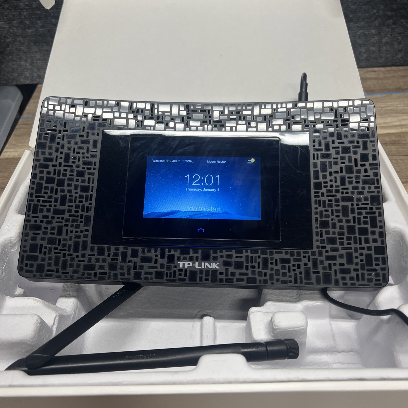 TP-Link AC1900 Wireless Wi-Fi Gigabit Router with Touch Screen Setup (Touch P5)