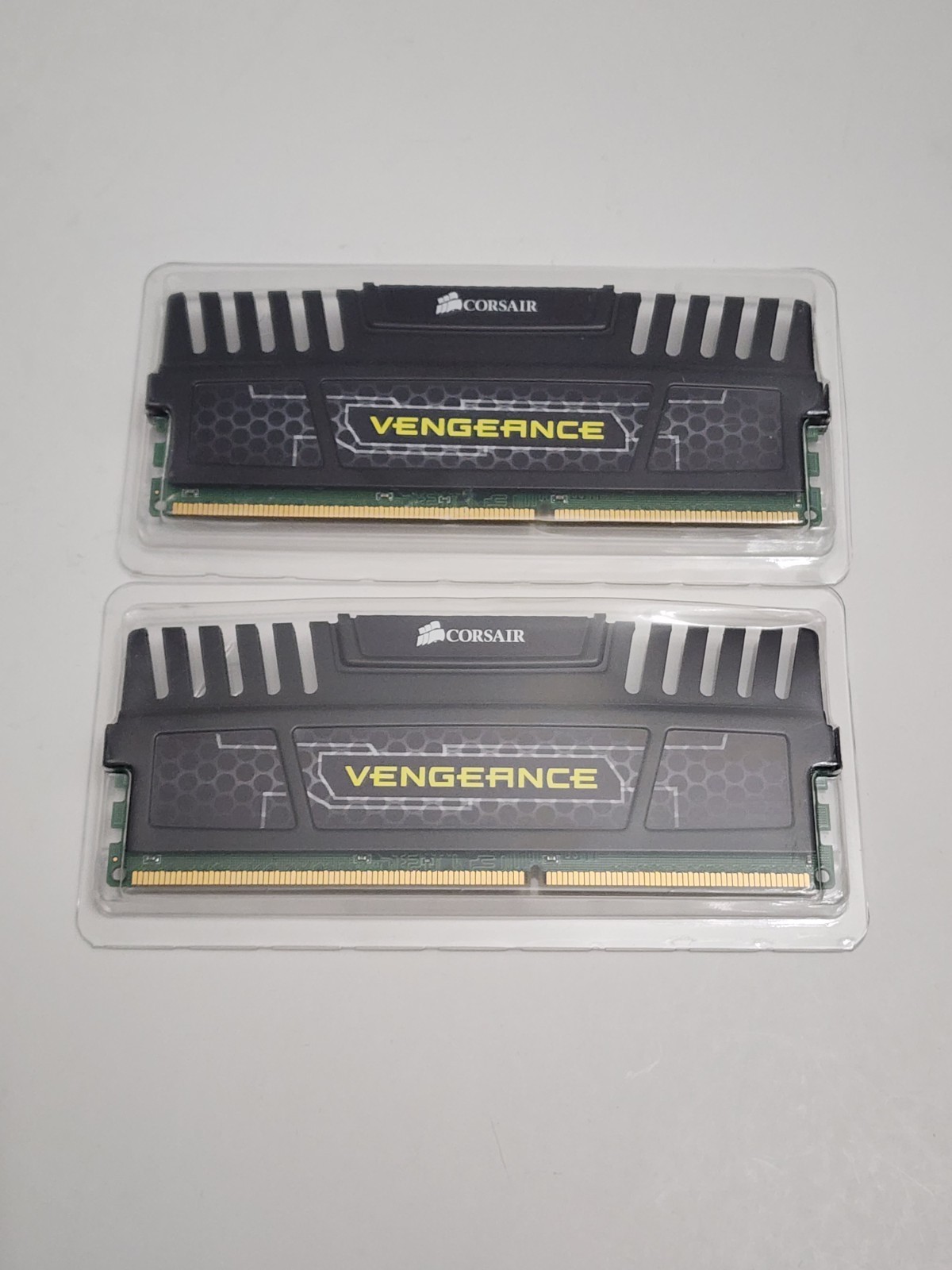 QTY 2 Corsair VENGEANCE CMZ12GX3M3A1600C9 4GB 1600MHZ  Memory RAM 8GB TOTAL.SBIN