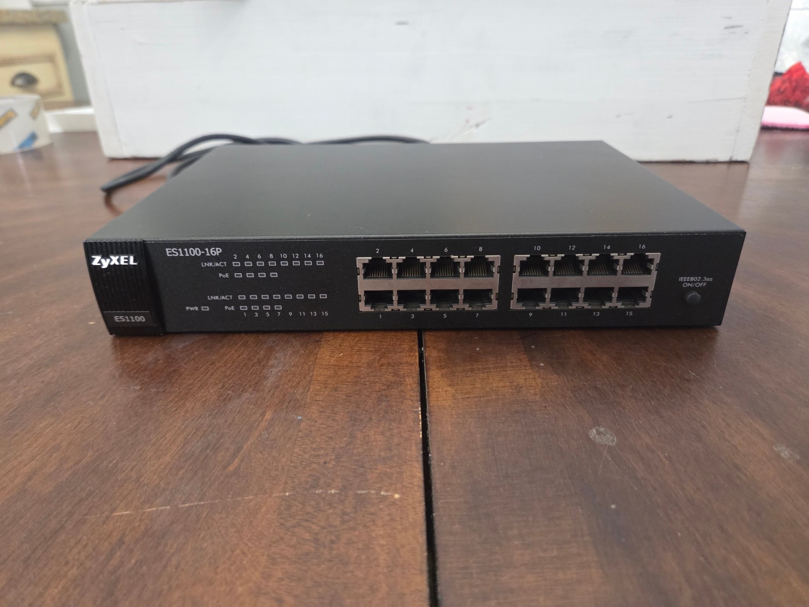 ZyXEL ES1100-16P poe switch
