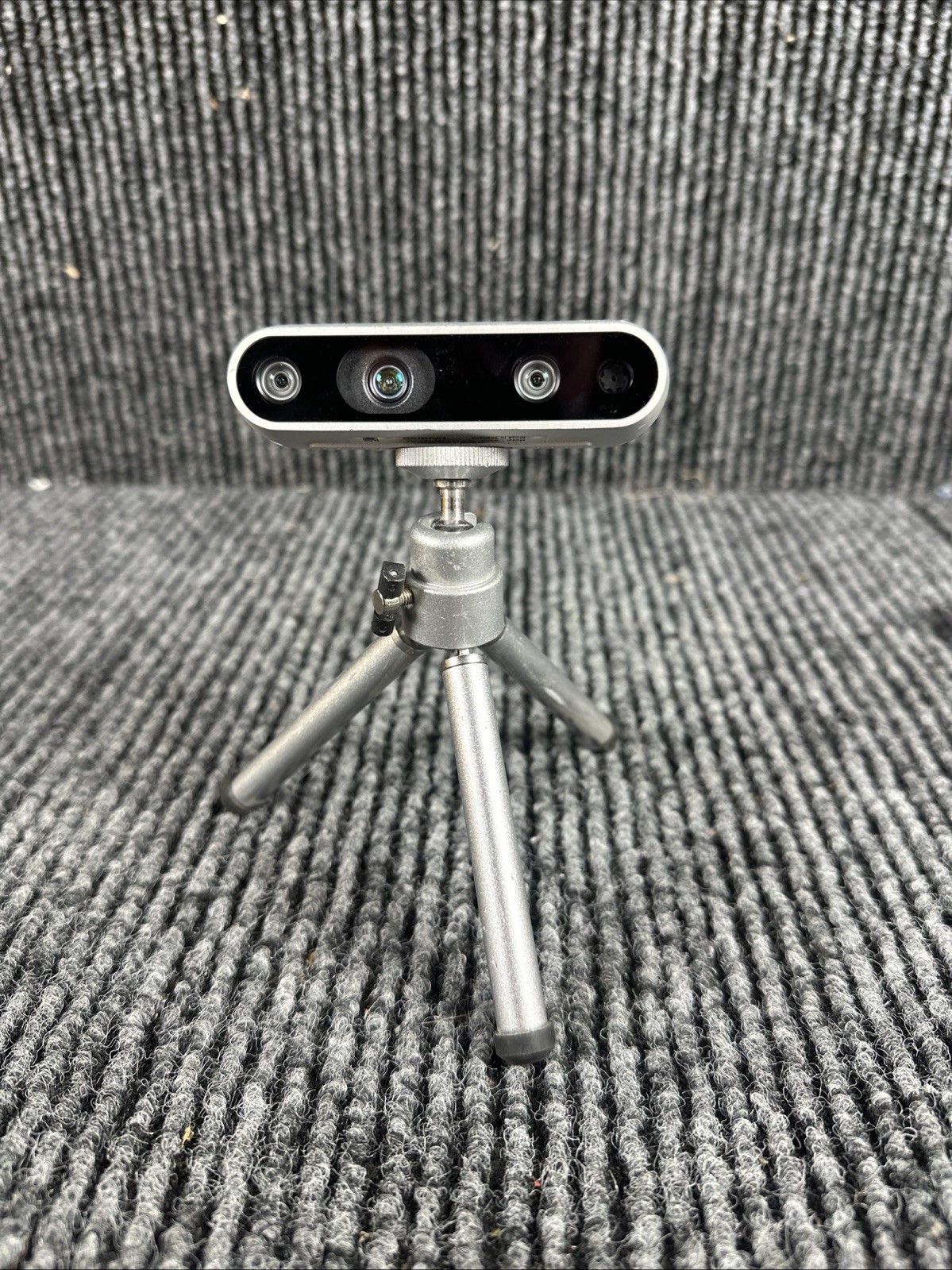 Intel RealSense Depth Camera D435 Silver W/ Stand