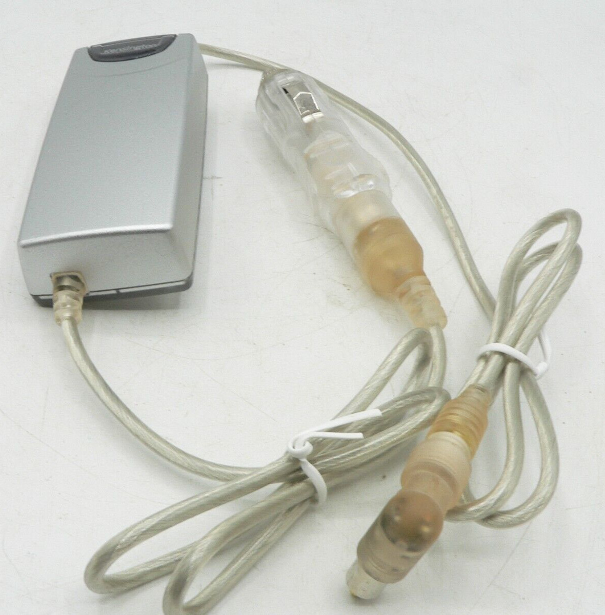 Kensington 33057 Car / Airplane Air Universal Laptop Power Adapter for APPLE