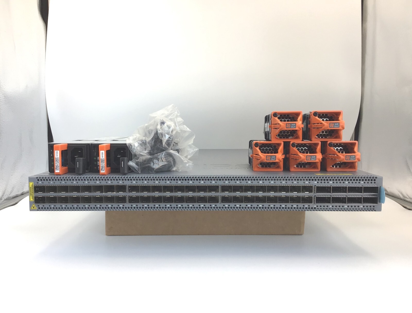 Juniper QFX5120-48Y-AFO 48 x 1/10/25GB SFP28 + 8 x 40/100GB