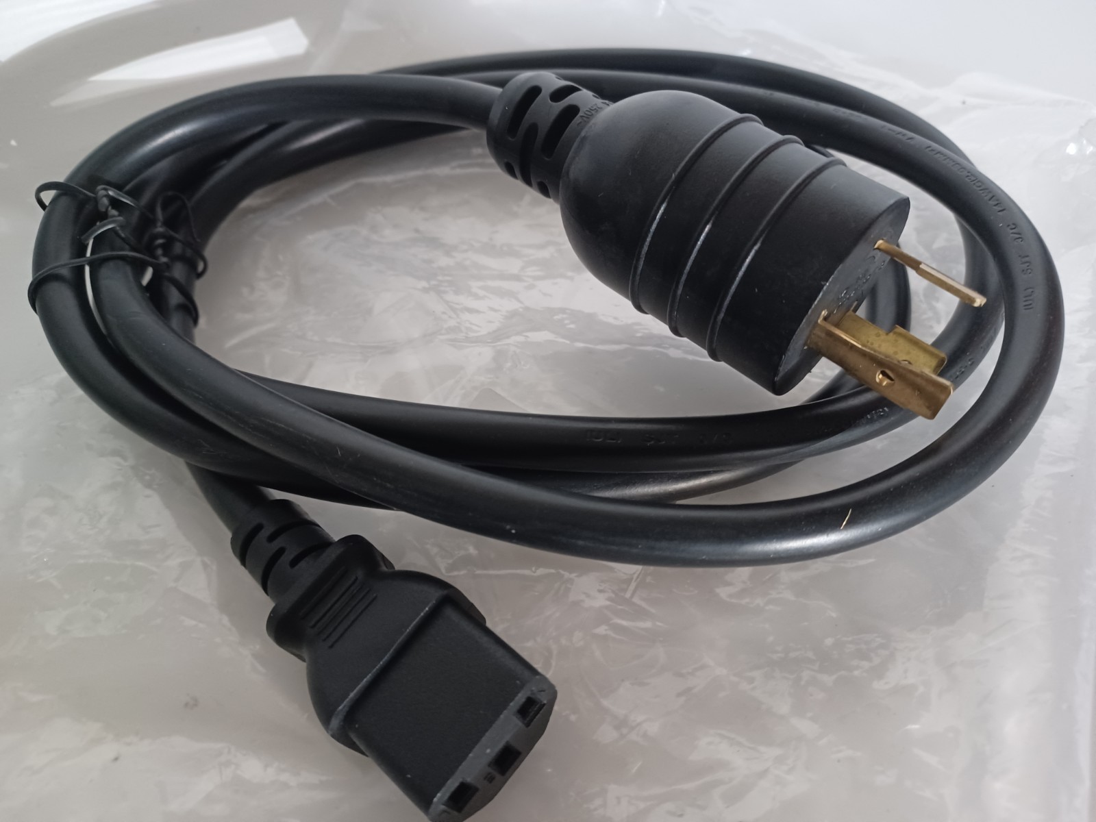 10ft NEMA L6-20P to C13 Heavy-Duty Locking Power Cord 14 AWG 15A/250V SJT Hig...