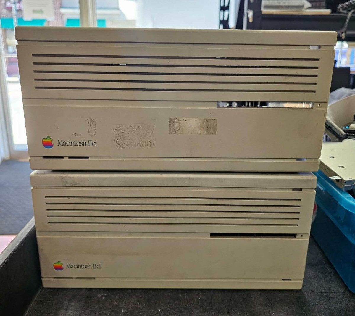 2x Lot Vintage Apple Macintosh IIci M5780 Desktop Computer Empty Cases Special
