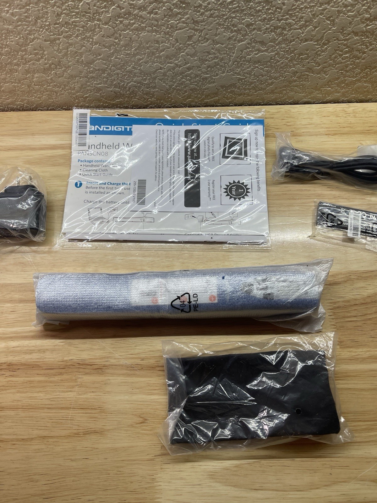 Pandigital PANSCN08 PUHandheld Scanne.. Open box. Manuals BLUE
