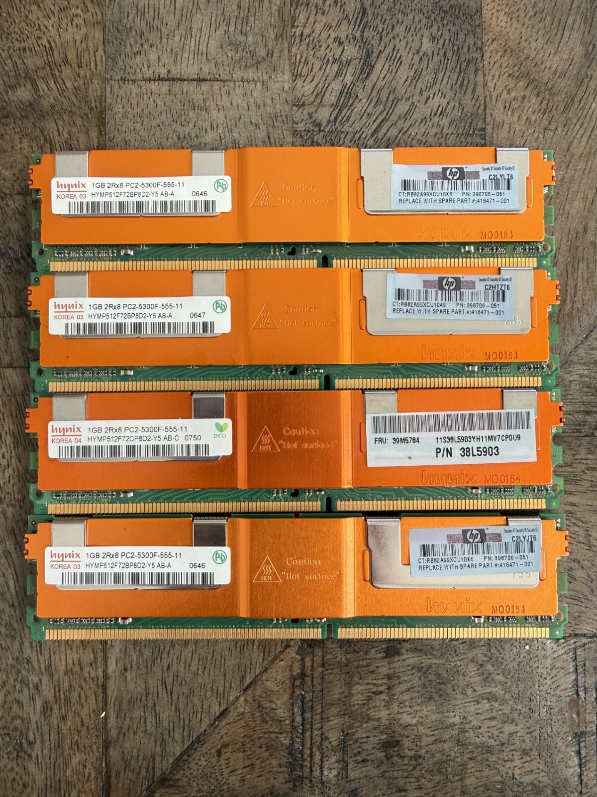 Hynix 1 GB x 4 DIMM (HYMP512F72CP8N3Y5) 4GB TOTAL