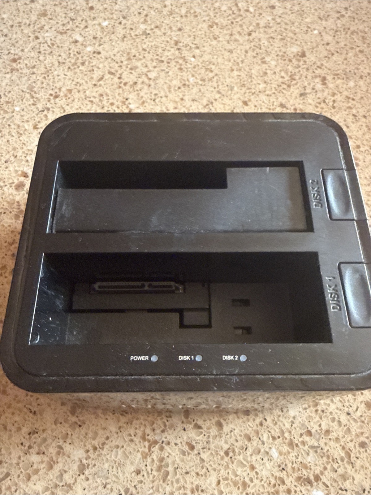 Insignia NS-PCHDEDS19 2-Bay SSD Hard Drive Docking Station