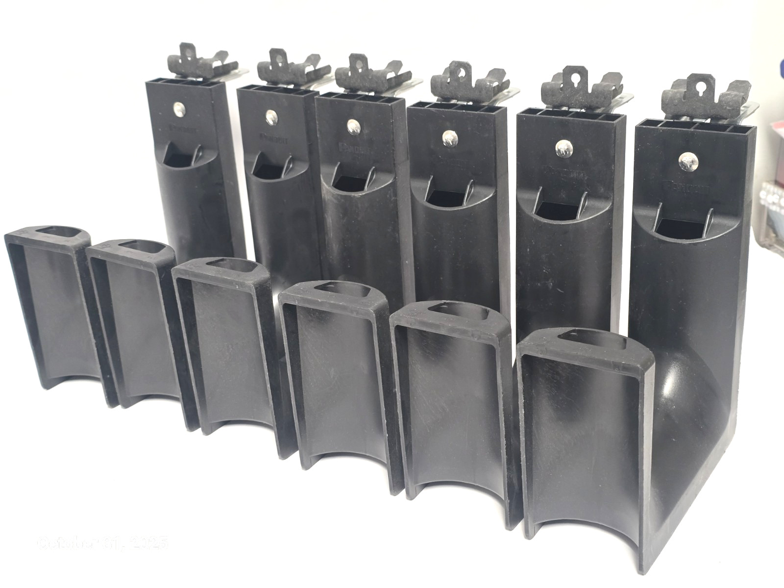 PANDUIT J-PRO JP4SBC50RB-X20 J-HOOK CABLE SUPPORT W/BEAM CLAMP LOT OF 6