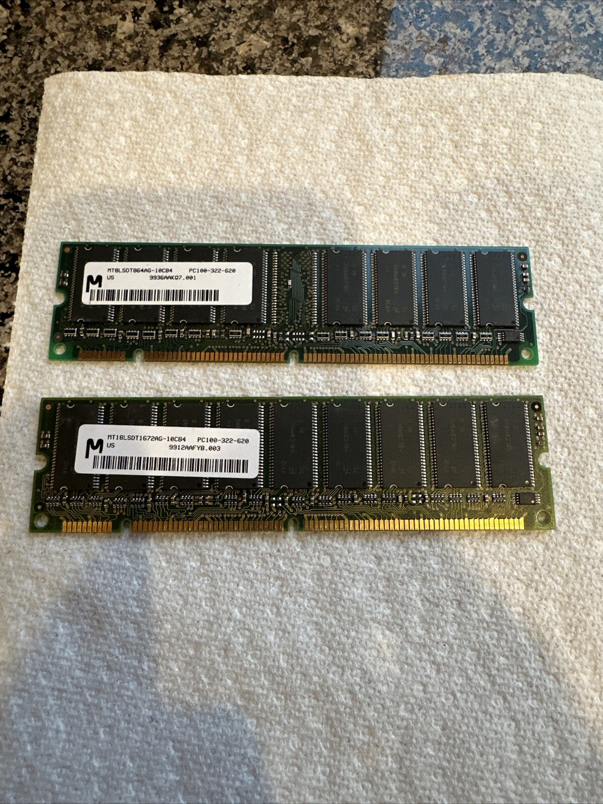 *Lot of 2 Micron PC100-322-620 MT8LSDT864AG-10CB4 64MB SDR RAM 128MB Total