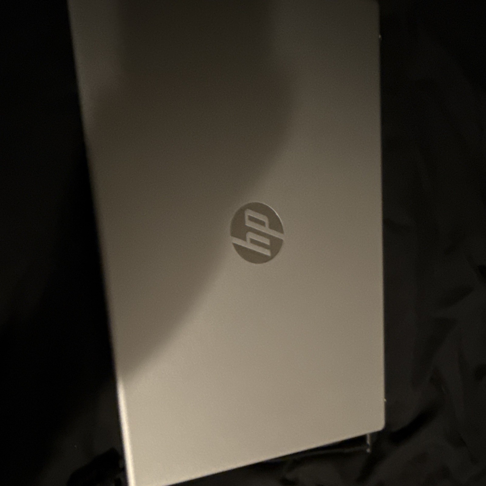 15.6”, AMD RYZEN3, 8GB, 256GB SSD,AMD Radeon Graphics. Silver