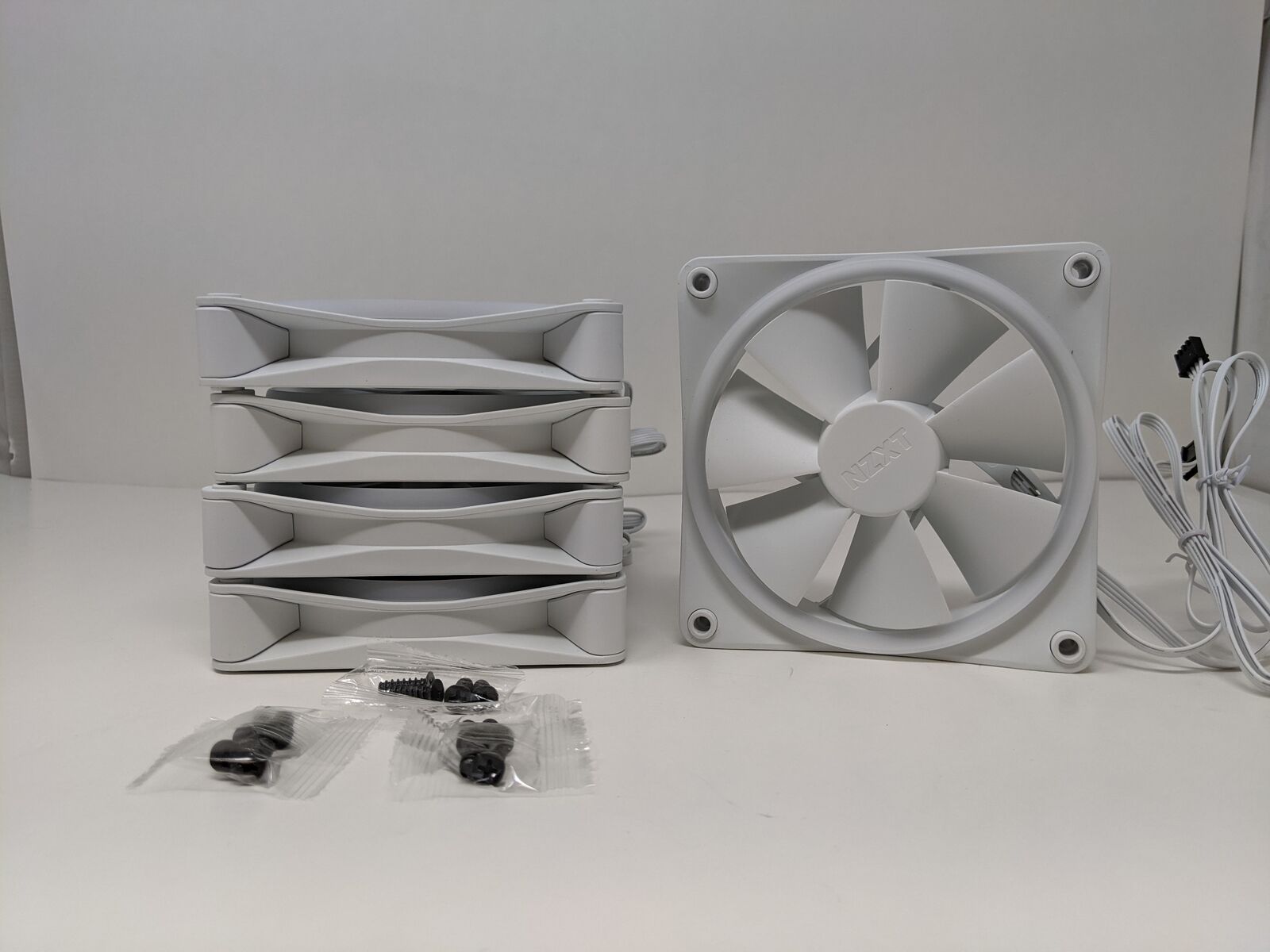  NZXT F120 RGB Fans - Controller Not Included - 120mm Fan - White  (F9)