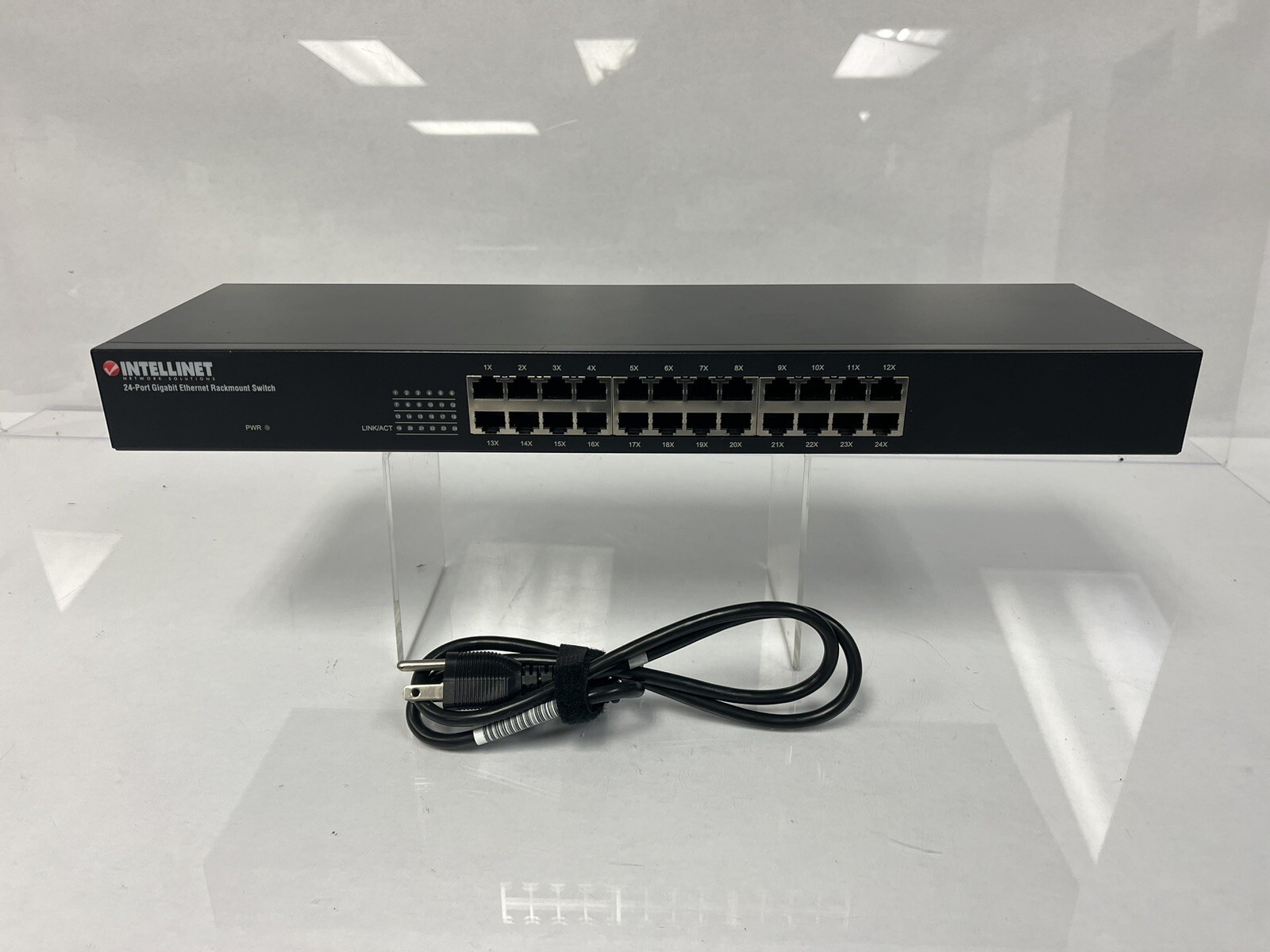 INTELLINET 524162 REV. 1 24-PORT GIGABIT ETHERNET RACKMOUNT SWITCH