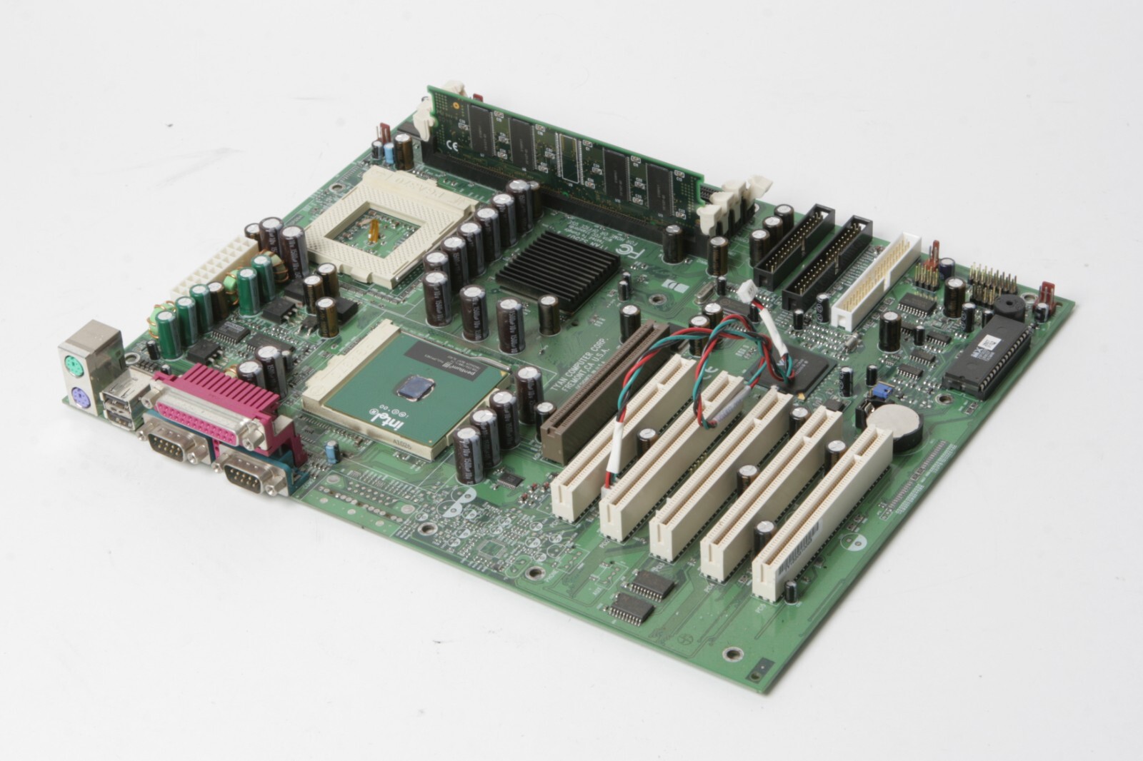 Tyan S2507 Tiger 230 ATX Motherboard w/ Intel Pentium 3 750MHz 128MB RAM