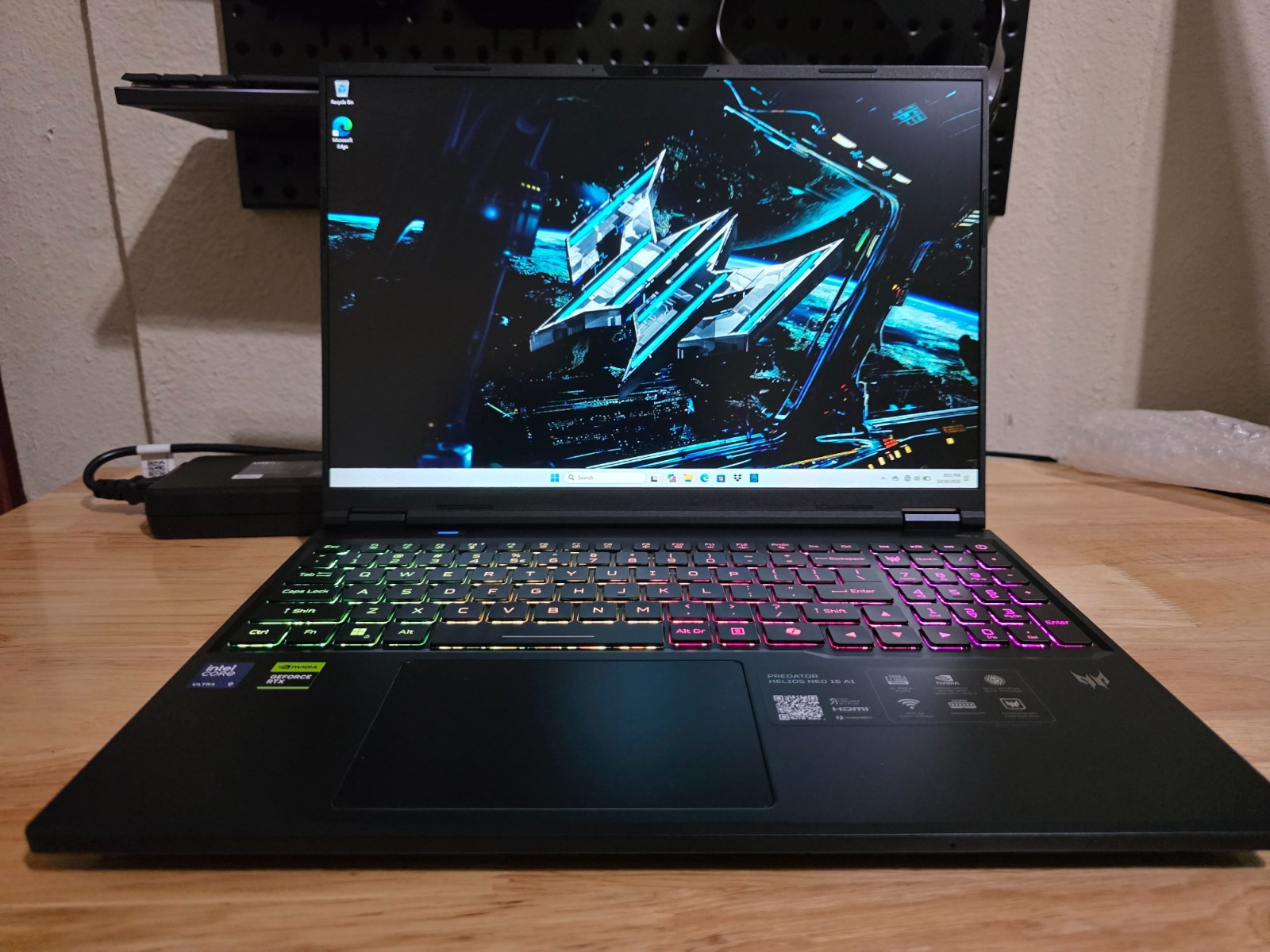 Acer Predator Helios Neo 16S AI 240Hz QHD+ Ultra 9 275HX 32GB 1TB RTX 5070 Ti