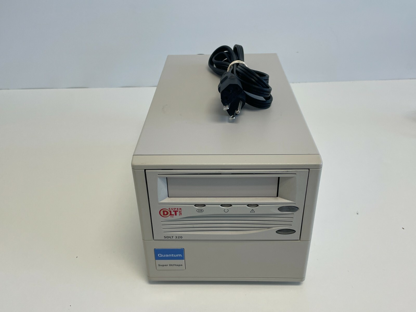 Quantum SDLT 320 External Tape Drive - Power Tested Only