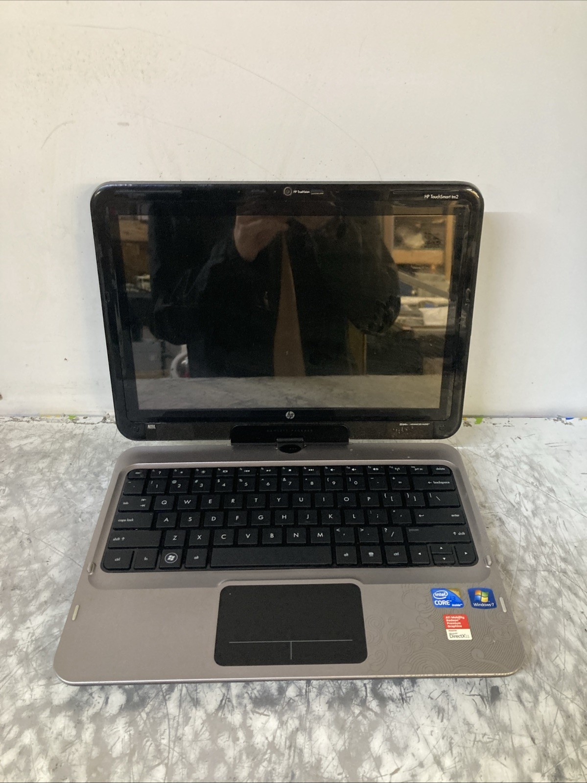 HP TouchSmart TM2-2050US Intel i3-U330 1.33GHz 4 GB NO HDD boot to BIOS