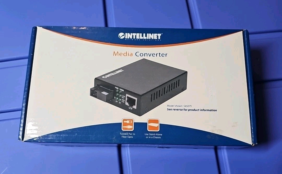 Intellinet Gigabit Ethernet Single Mode Media Converter