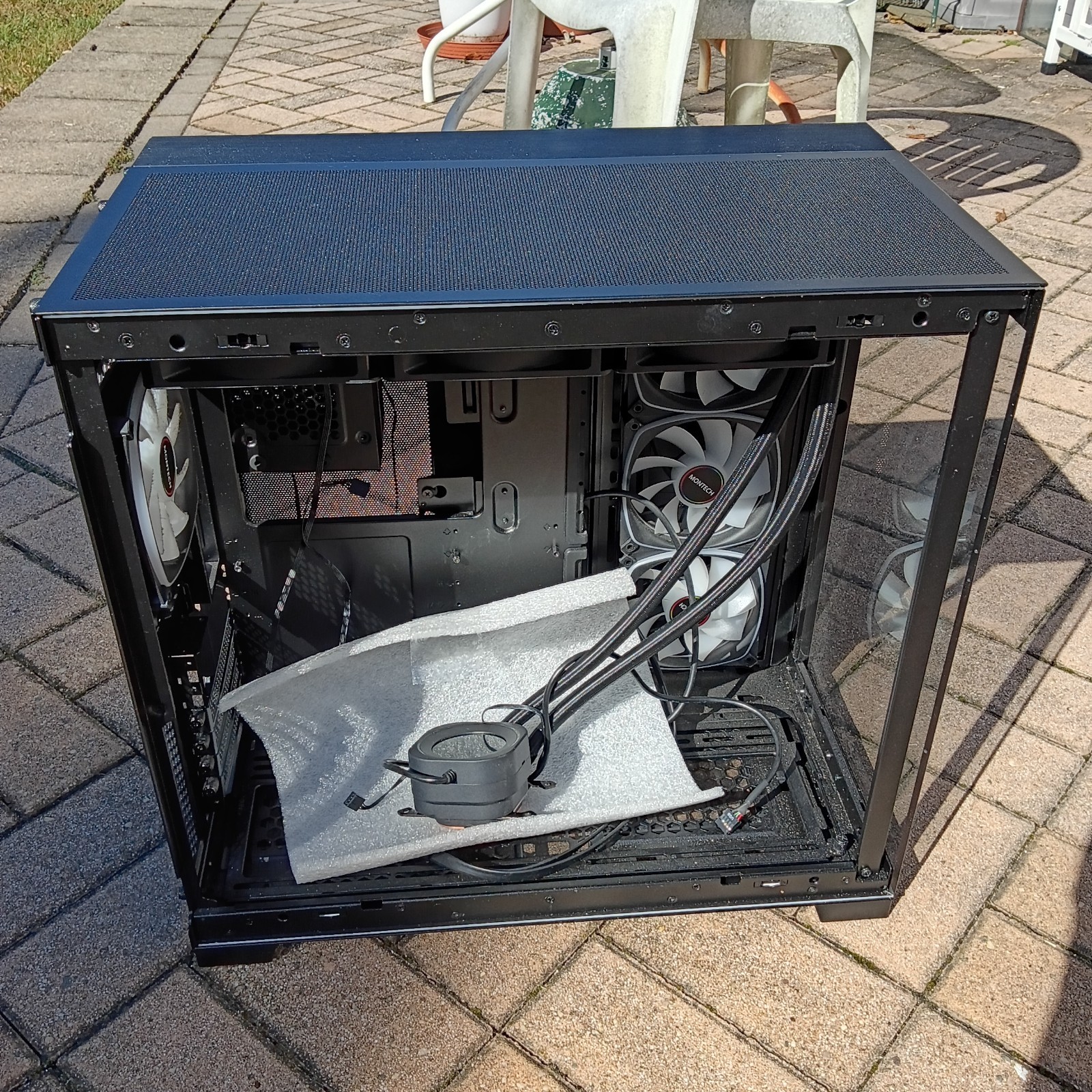 LIAN LI O11 Dynamic EVO RGB  Black Aluminum / Steel & AIO Cooler Fan