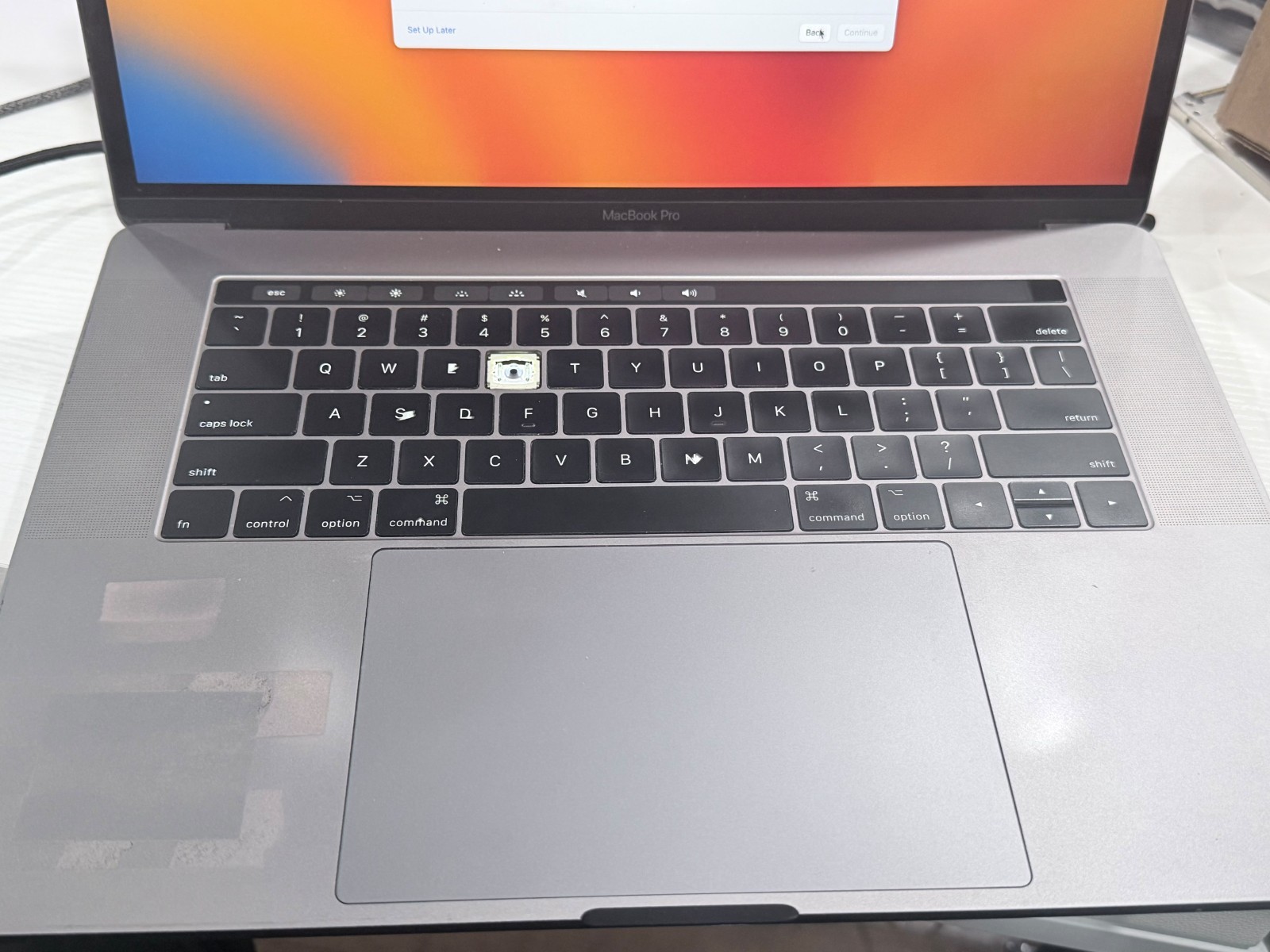 Apple MacBook Pro 15" A1707 Intel i7 7820HQ 2.8GHz 16GB RAM 512 GB SSD good Cond