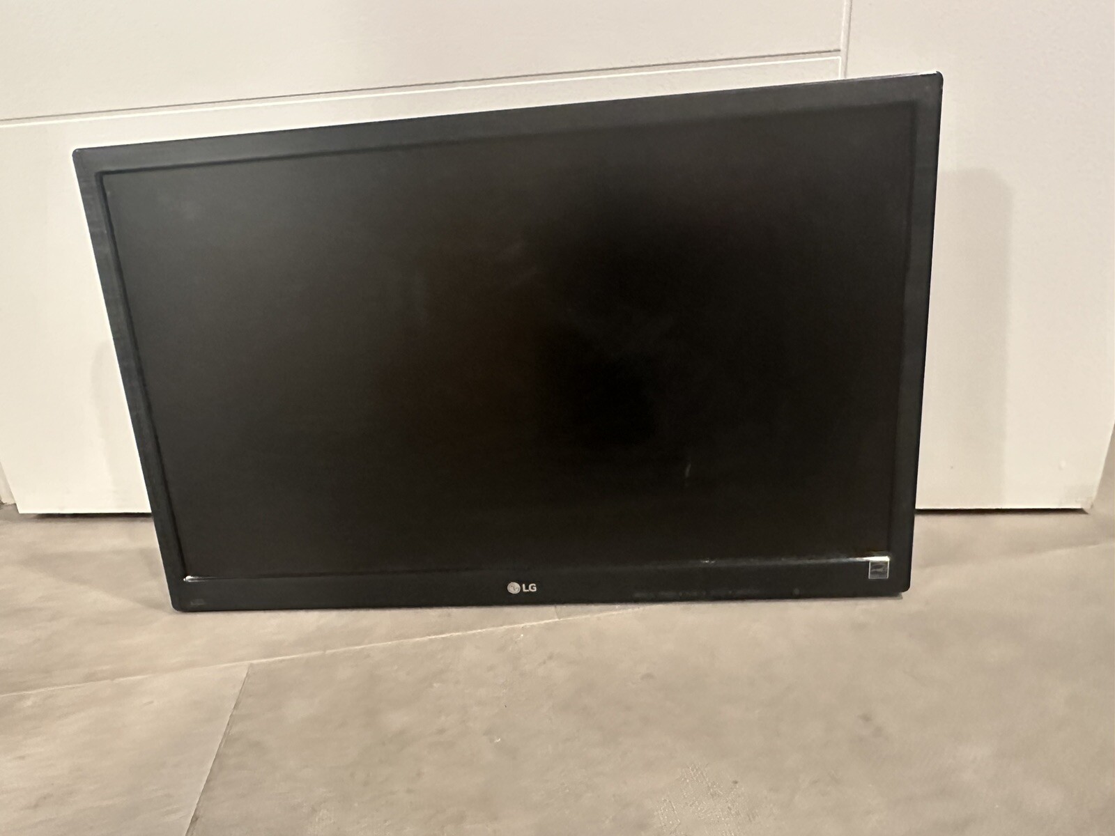 LG 22MC37D-B  LCD Monitor