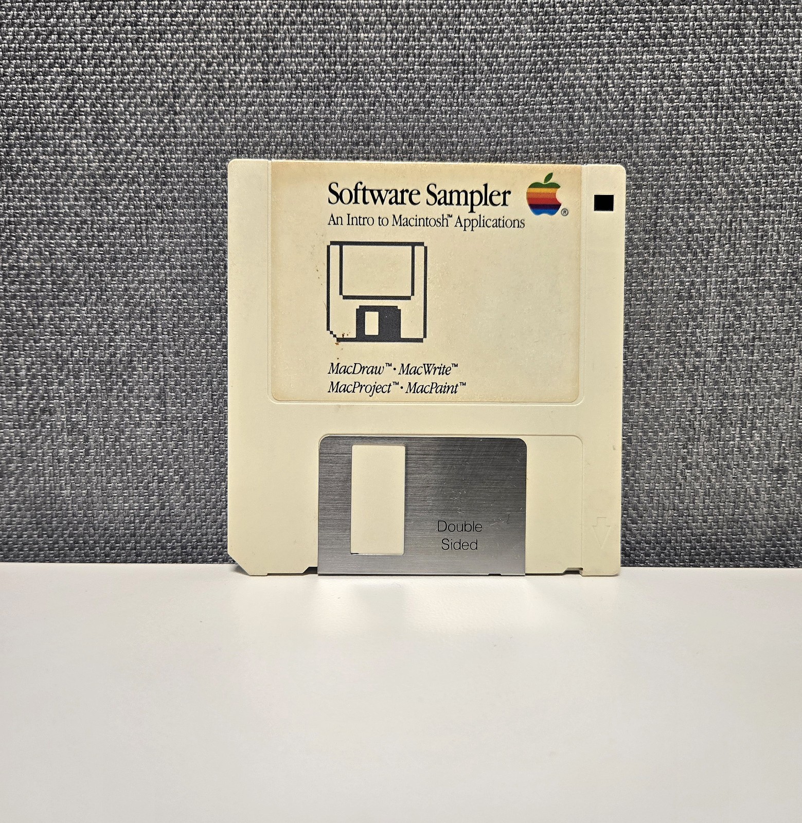 1985 Macintosh Software Sampler: Intro To Macintosh Applications 3.5 Floppy Disk
