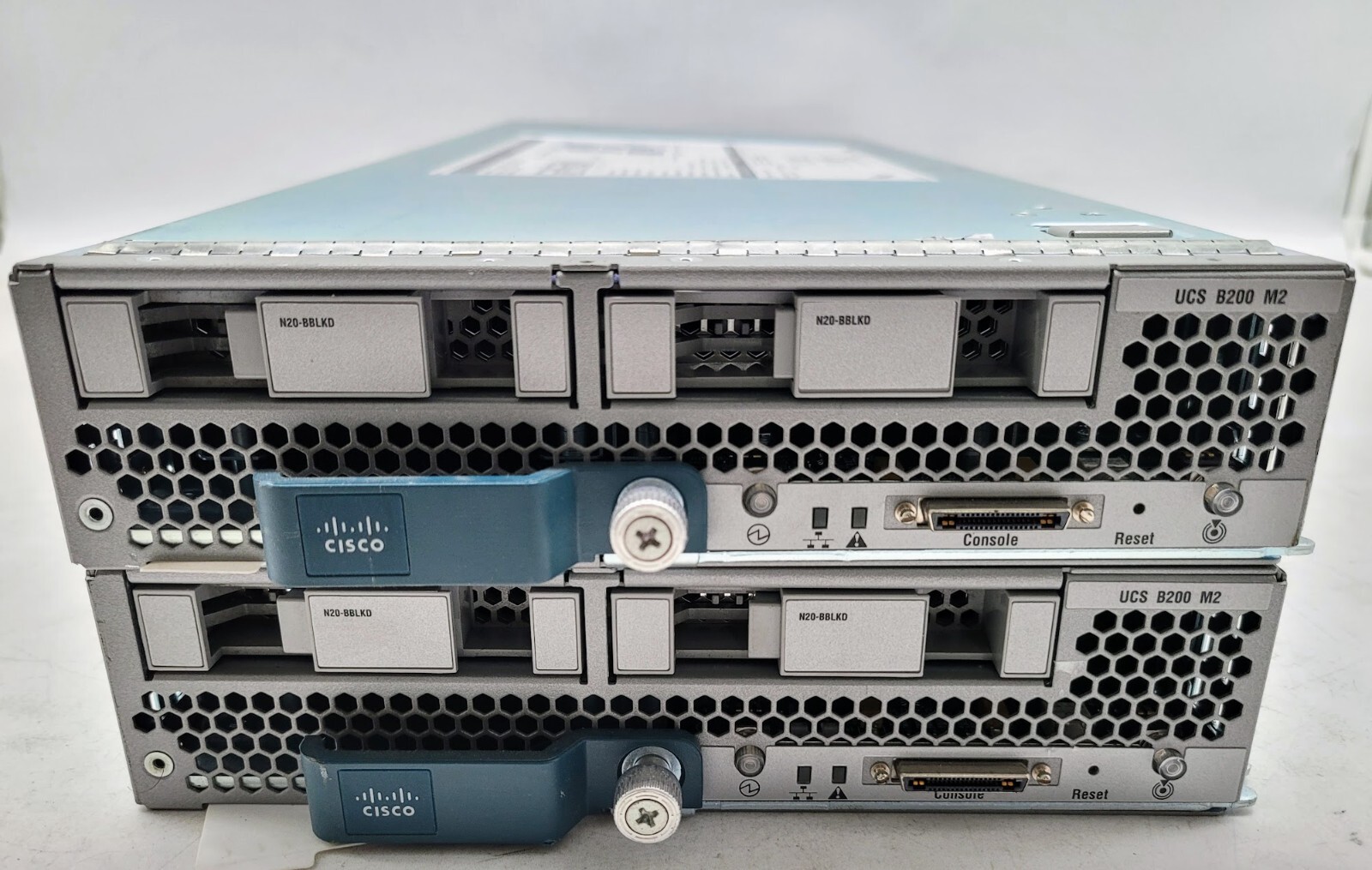 Lot of 2 CISCO UCS B200 blade server  2x INTEL XEON X5675 3.06GHZ
