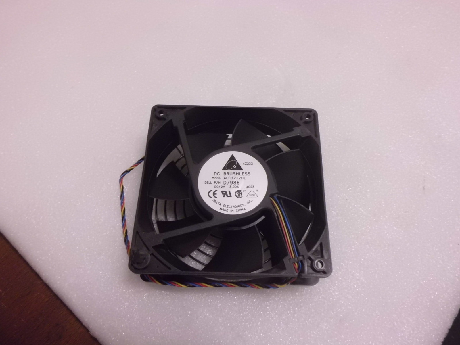 Delta Electronics Inc. AFC1212DE Dell D7986 DC Brushless Fan