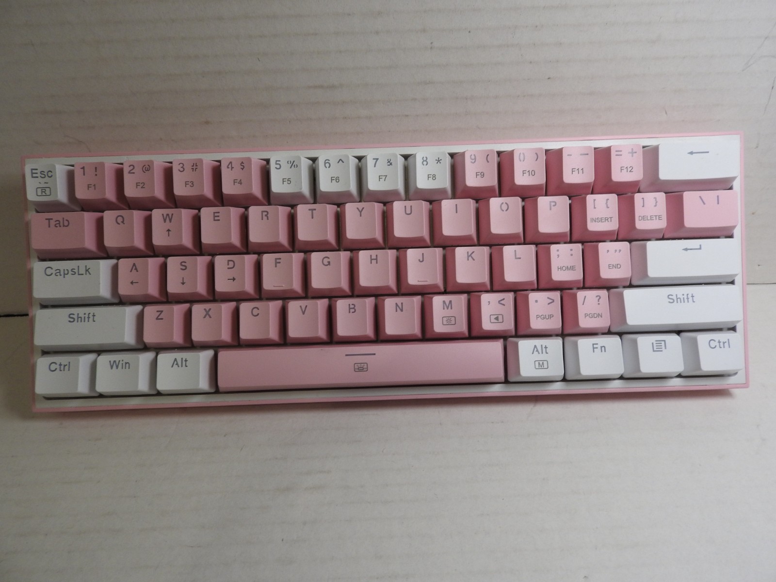 Red Dragon FIZZ K617 60 White & Pink Mechanical keyboard