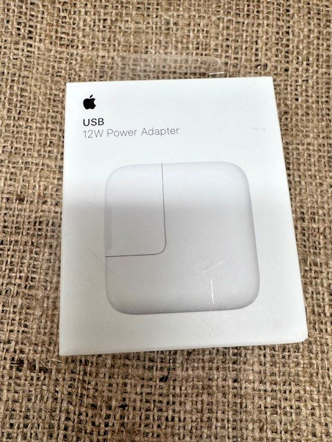 Apple 12W USB-Power Adapter - MGN03AM/A *New-Box Damage