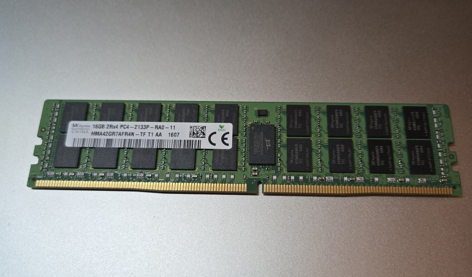SKY Hynix HMA42GR7MFR4N-TF DDR4-2133 16GB/2Gx72 ECC/REG CL13 Server Ram Stick