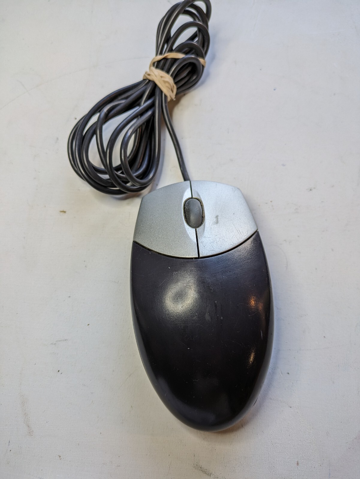 Vintage Gateway Logitech M-UR69 Wired Optical USB Mouse-black