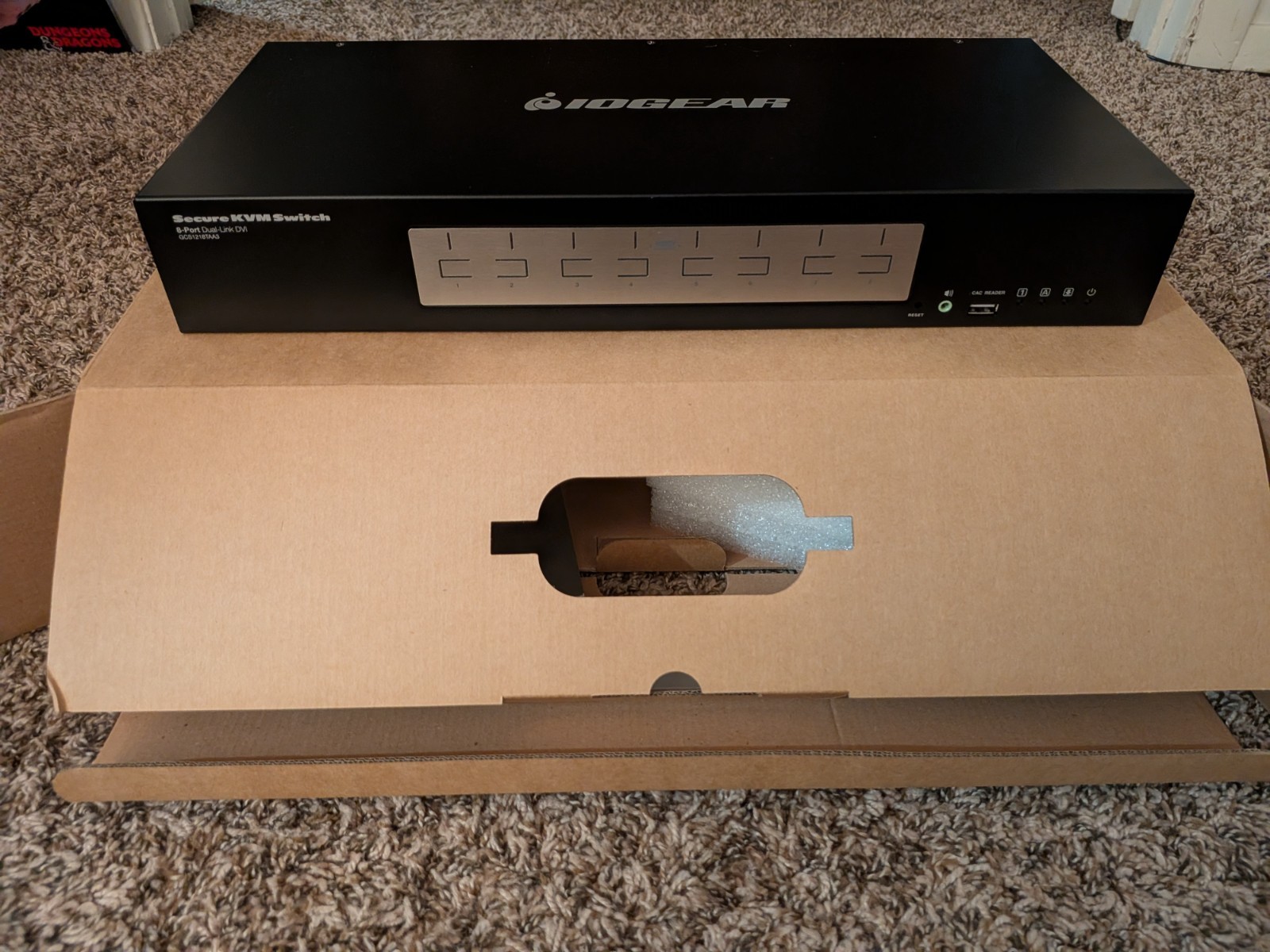 IOGEAR GCS1218 8-Port Dual Link DVI KVM Switch
