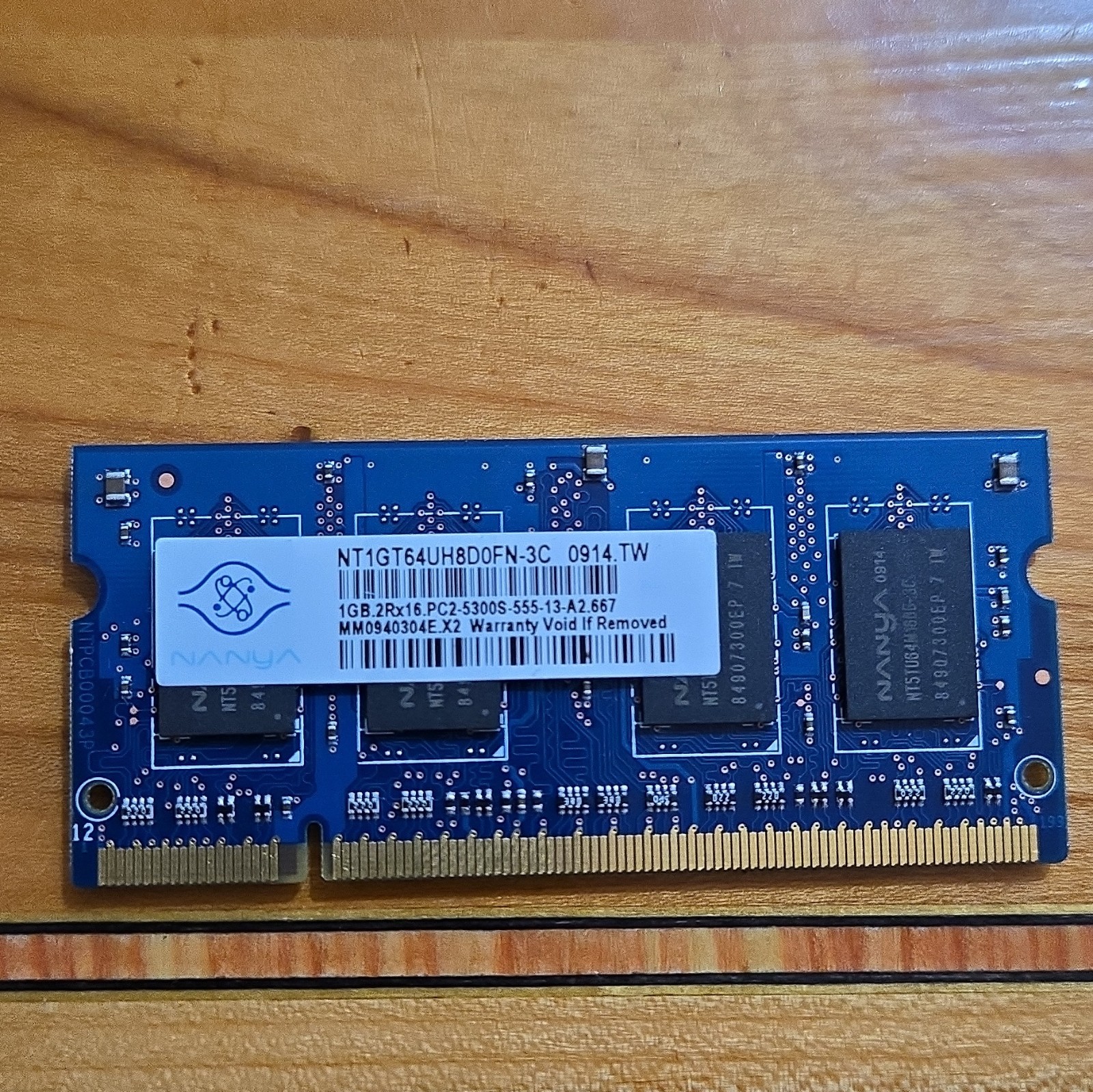 NANYA 1GB 2Rx16 SODIMM NT1GT64UH8D0FN-3C PC2-5300 DDR2-667MHz