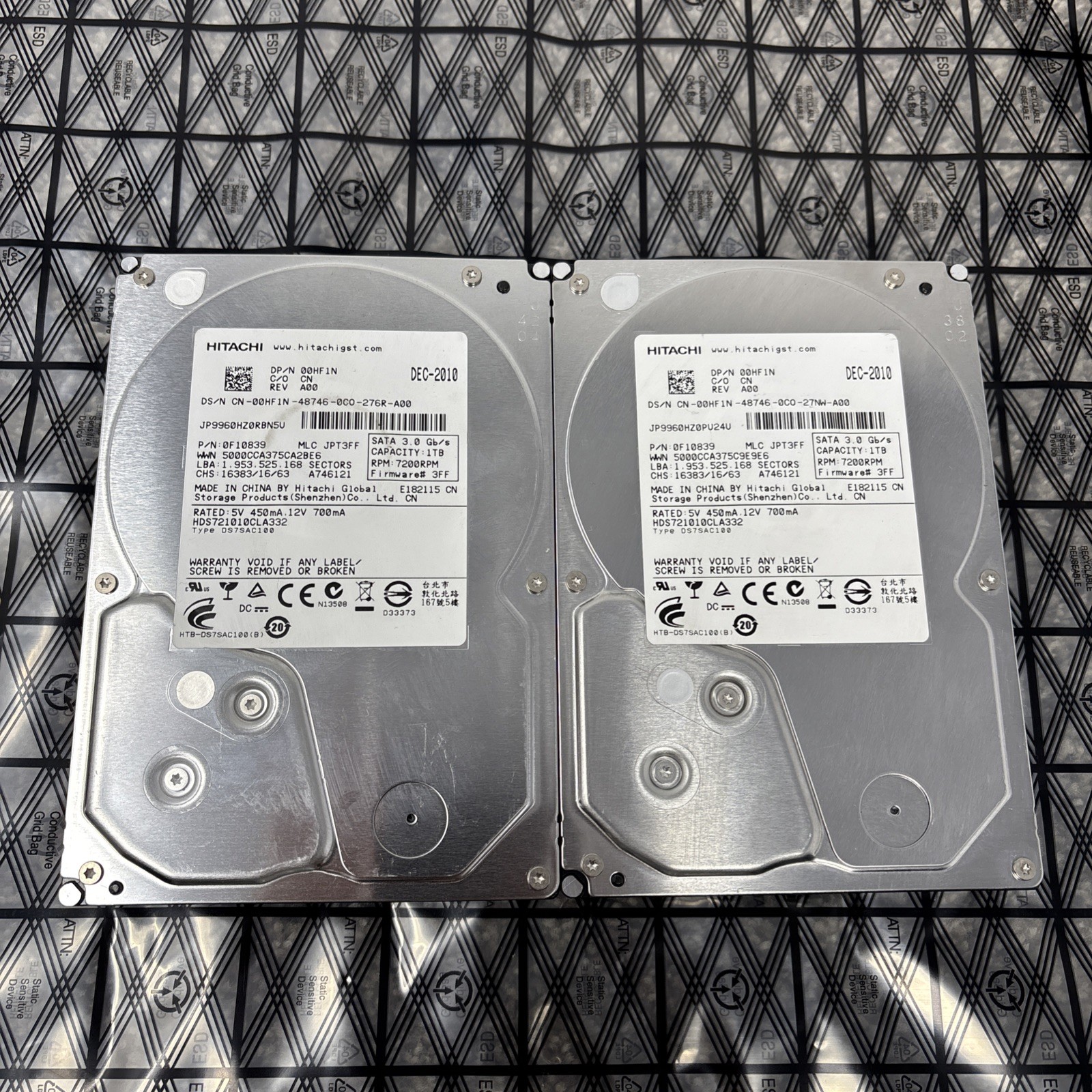 Lot Of 2 HITACHI HDS721010CLA332 1TB SATA HARD DRIVE P/N:0F10383 MLC:JPT3EA