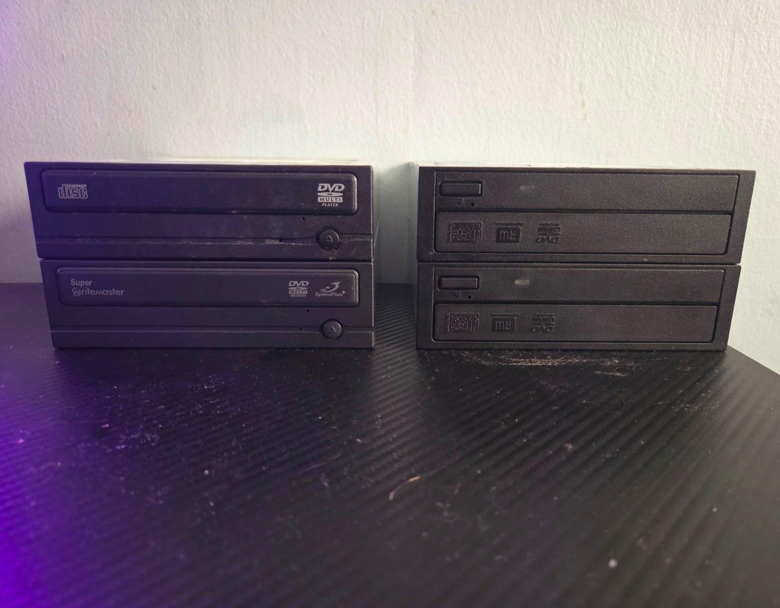 Philips & Toshiba Lot of 4  Internal SATA 5.25in DVD+RW/CD-RW Drives Black