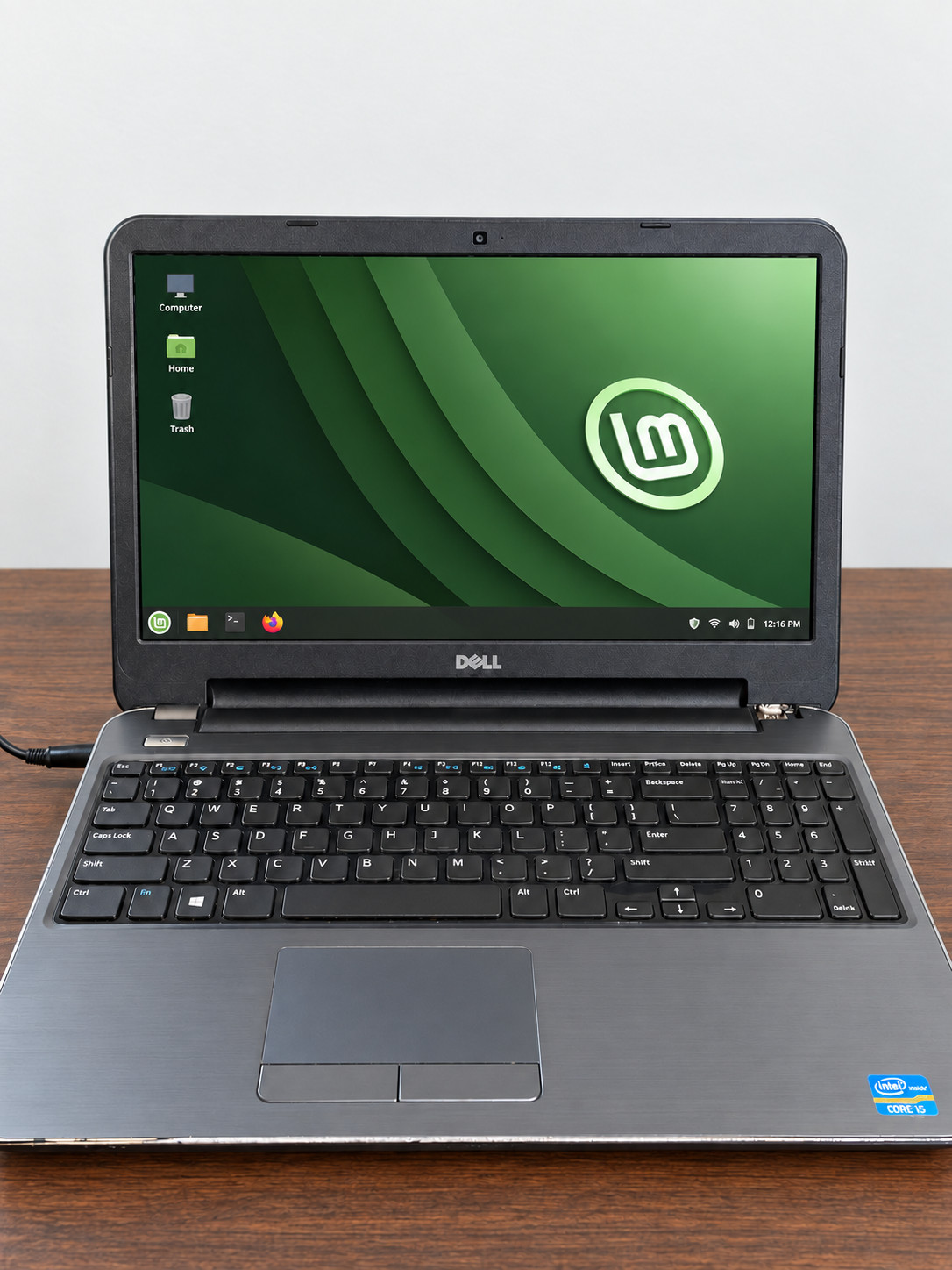DELL INSPIRON 15R-5521 15.6" CORE i5-3337U@1.8GHz 6GB RAM 500GB HDD Linux Mint