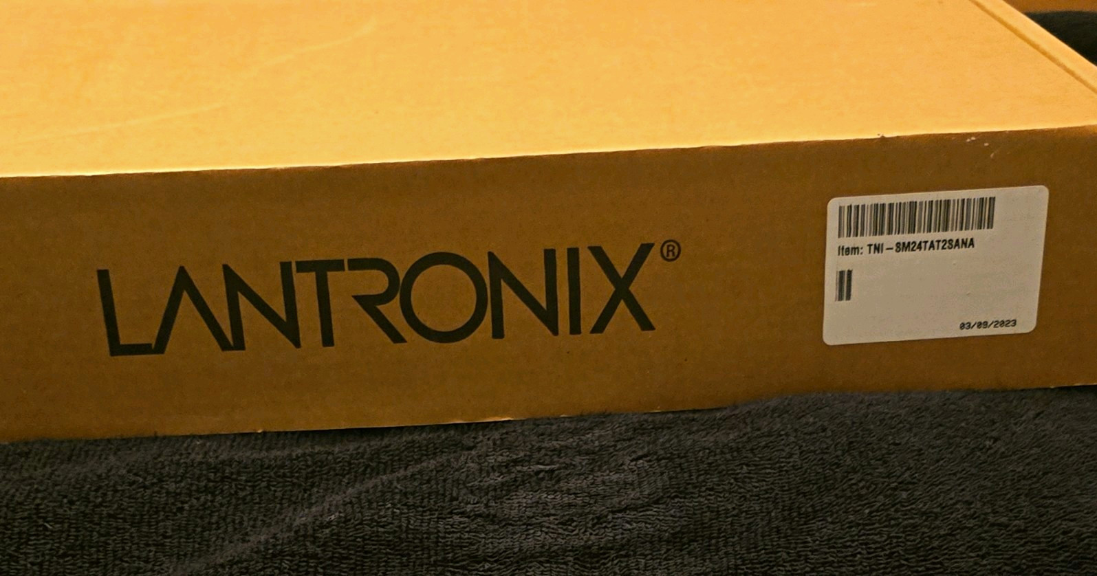 New Lantronix SM24TAT2SA 24-Port Gigabit PoE+ Layer 2 Rack Switch w/ SFP