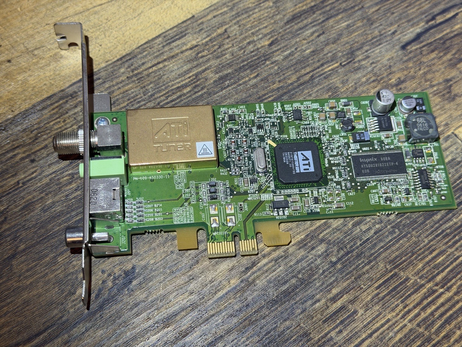 ATI Theater 550 Pro PCIe TV Tuner Video Capture Card 102A5030910 Coax S-Video